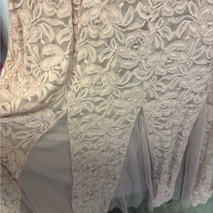 Candie's Lace Dress in Soft Pink